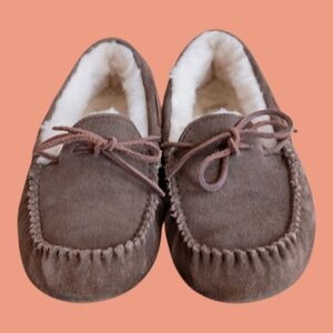 UGG Women's Dakota Moccasin Size 8 Brown EUC